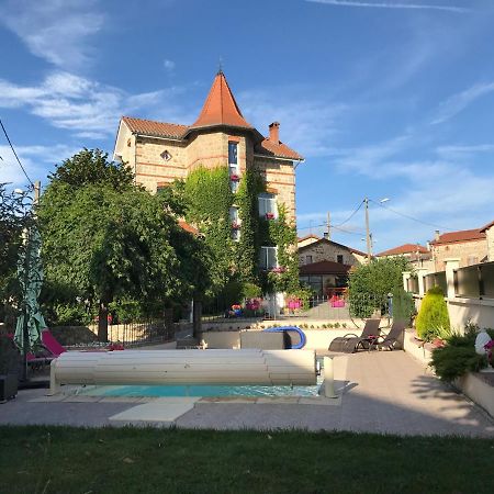 Villa Belle maison de famille à Usson-en-Forez Extérieur photo