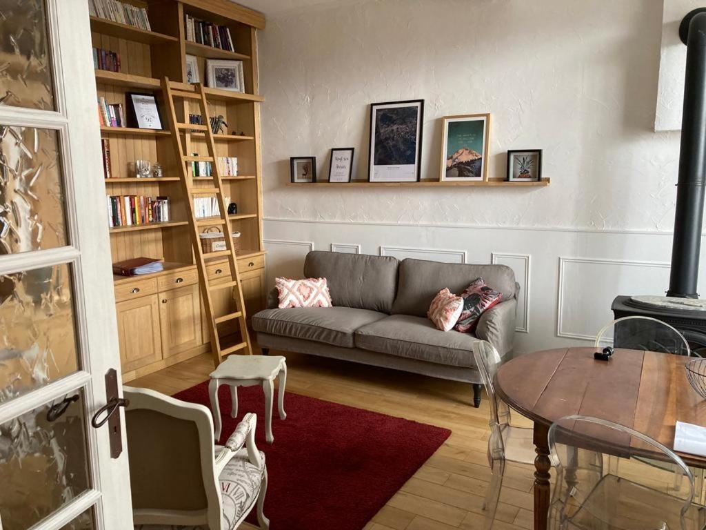Villa Belle maison de famille à Usson-en-Forez Extérieur photo